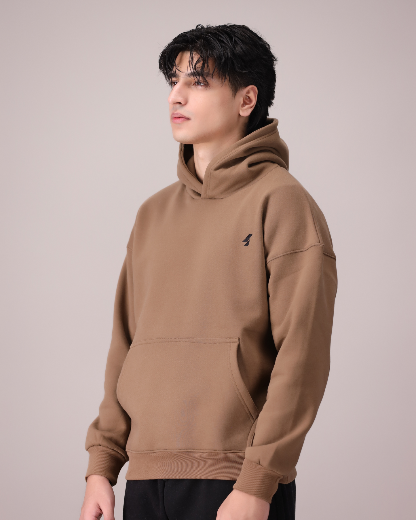 PULLOVER HOODIE